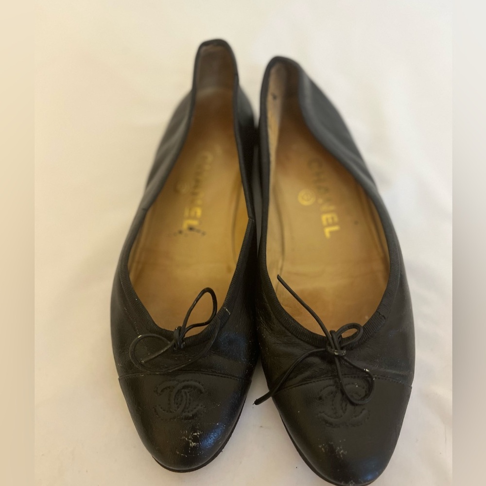 CHANEL Black Leather Ballet Flats Sz 7 1/2